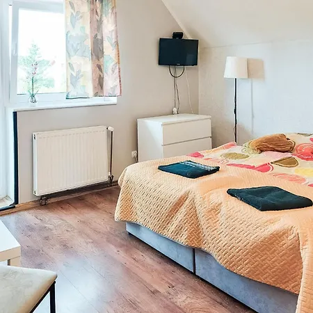 3 Bedroom Lovely In Apartamento Wisełka